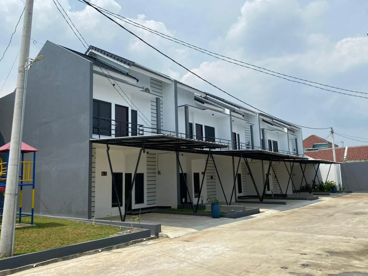 Rumah Modern Siap Huni 2 Lantai di Kimani Residence